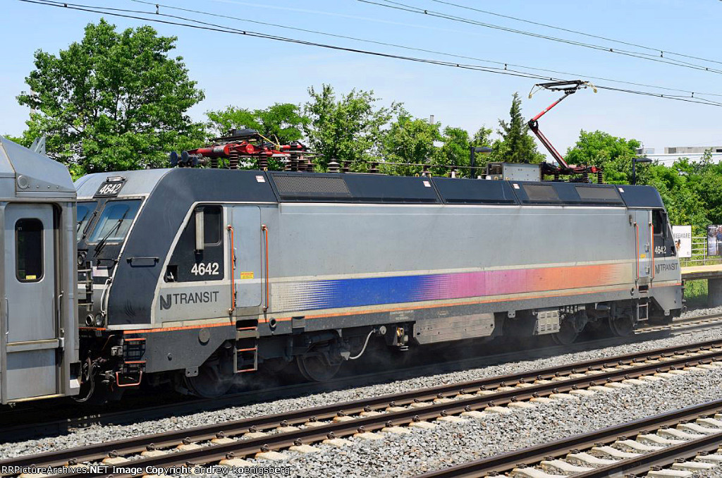 NJT 4642